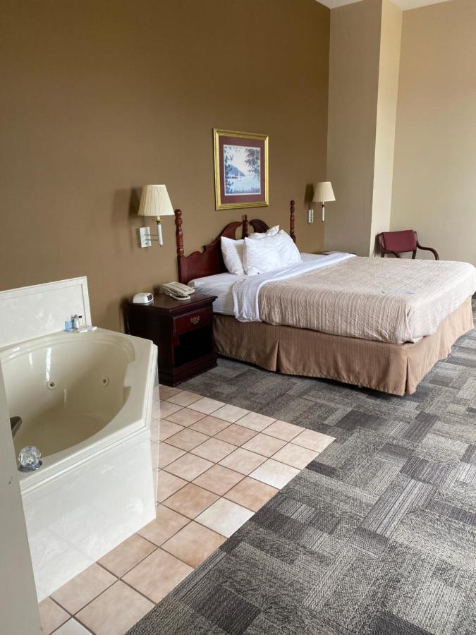 Collins Inn & Suites Zewnętrze zdjęcie